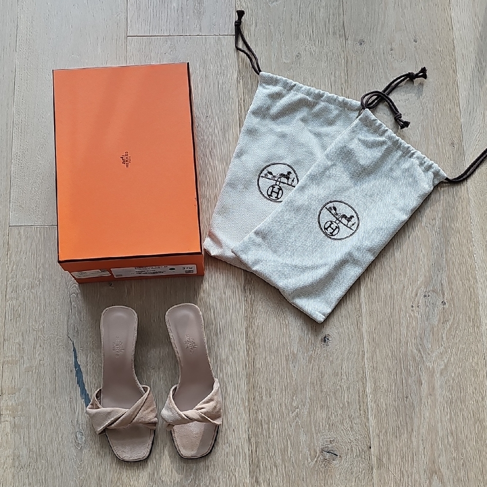 NWB Hermès Tan Giny 55 Sandals